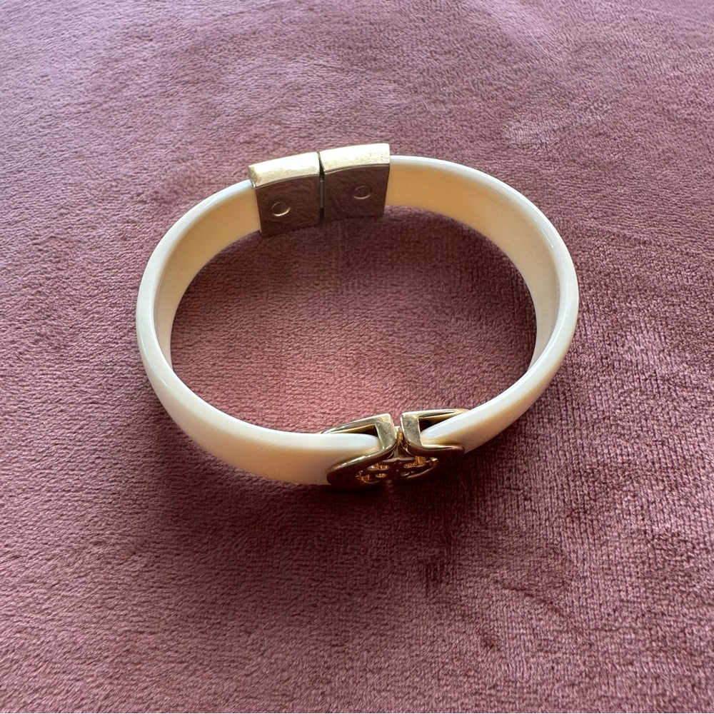 Tory Burch Logo Resin Bracelet - Magnetic & Clasp - Ivory & Gold - Picture 10 of 11